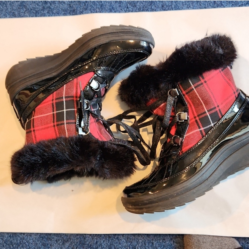 Anne Klein Winter Boots, Black & Red Plaid, Worn 1X, Faux Fur Trim, Black Ties